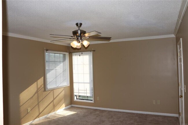 Foto del edificio - 3807 Hunting Creek Rd