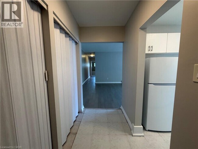 Photo du bâtiment - 122 SIXTH Avenue Unit# 203