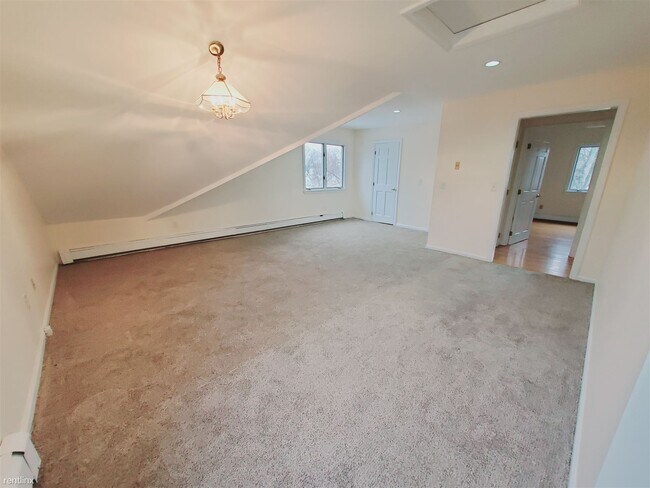 Foto del edificio - 1 br, 1 bath Condo - 193 Hope St Apt C