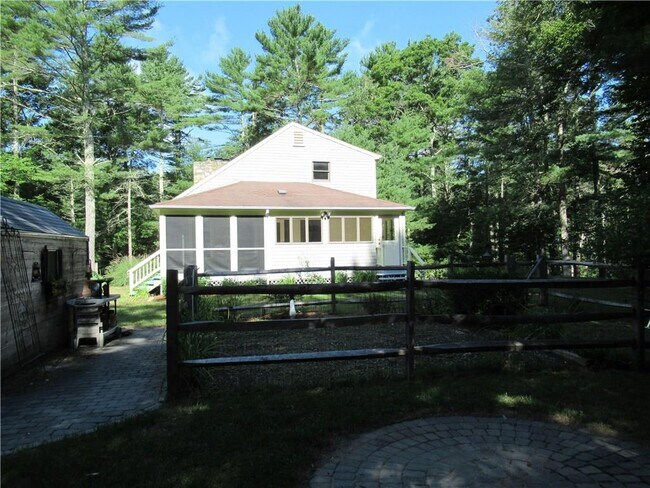 Building Photo - 60 Meadowbrook Rd