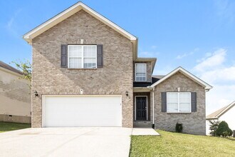 Building Photo - 172 Lyndhurst Dr