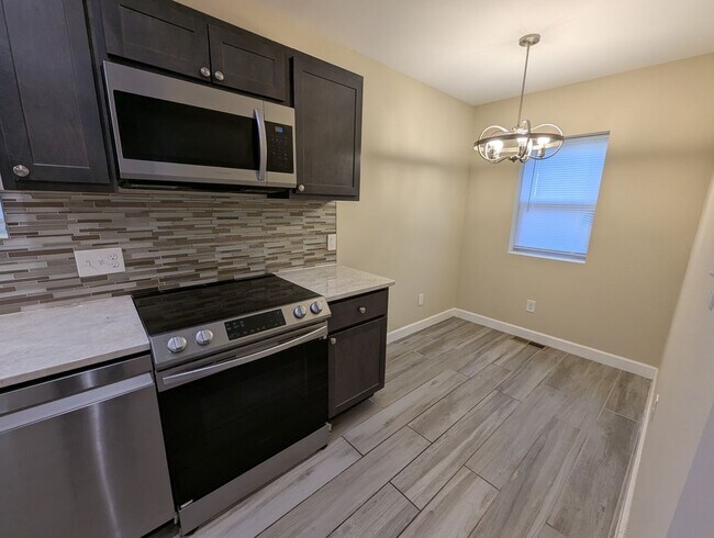 Foto del edificio - Greenway Glow-Up: Fully Renovated & Full o...