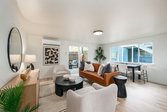 Foto del edificio - The RidgeLine Apartments