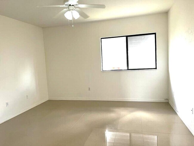 Building Photo - 854 Sweet Lake Cir