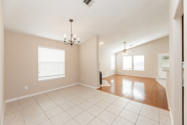 Foto del edificio - 25219 Spring Iris Ln