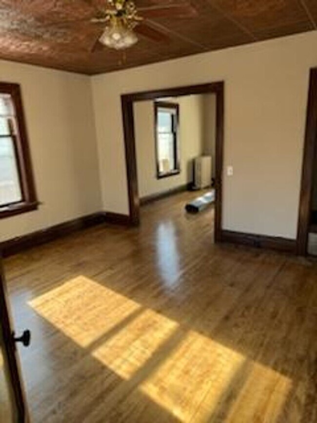 Building Photo - tf816