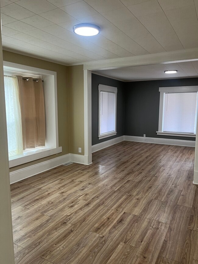 Photo - 902 Chicago Ave Apartment