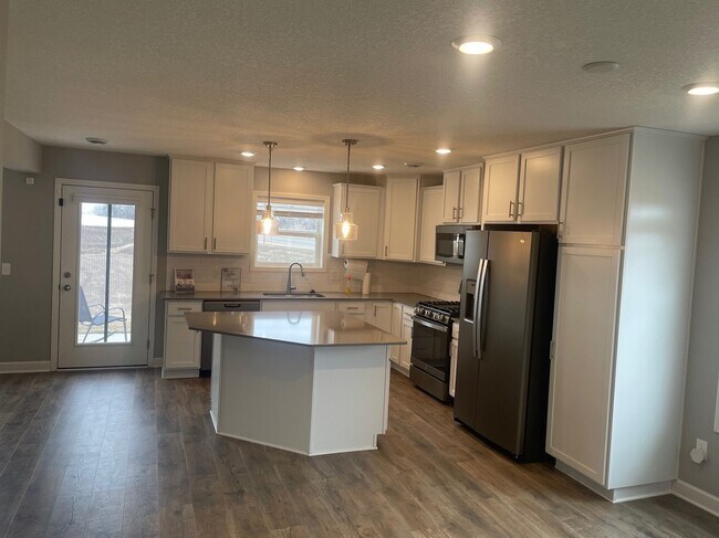 Building Photo - 14330 Arctic Cir