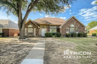 Building Photo - 2708 Hemingway Dr