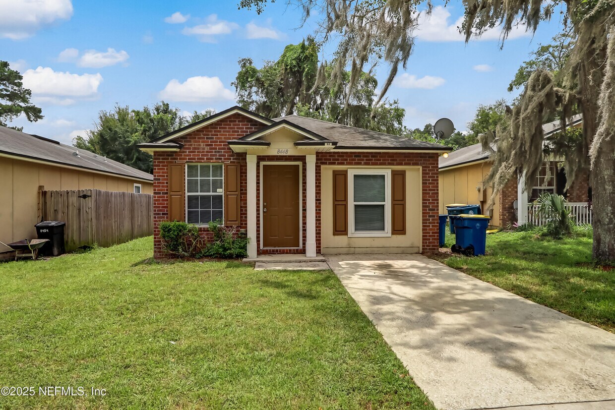 Foto principal - 8448 Kona Ave