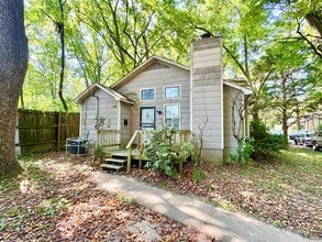 Building Photo - 648 Lagrange Pk Cv