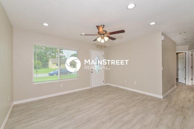 Foto del edificio - 4 Bedroom Pet-Friendly Home in NORTH PORT, FL with Main Street Renewal