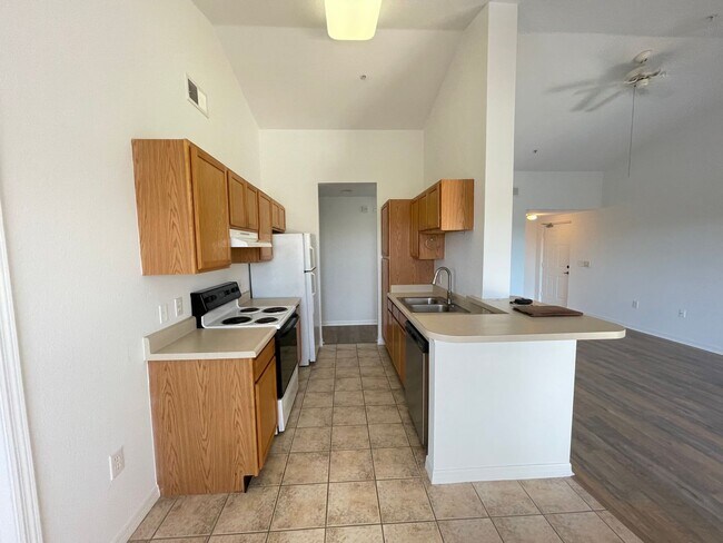 Foto del edificio - ANNUAL RENTAL - FAIRWAY PRESERVE-2 BED 1 B...