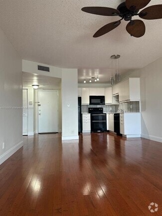 Building Photo - 253 S Cypress Rd
