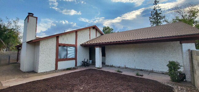Foto del edificio - 1567 W Javelina Ave