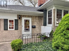 Building Photo - 39 Maplewood Dr