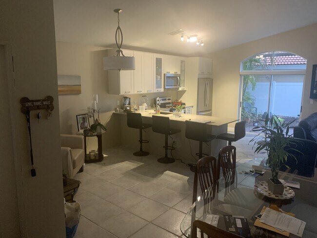 Building Photo - 922 Opal Terrace