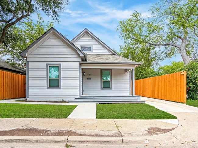 Foto del edificio - 621 Centre St