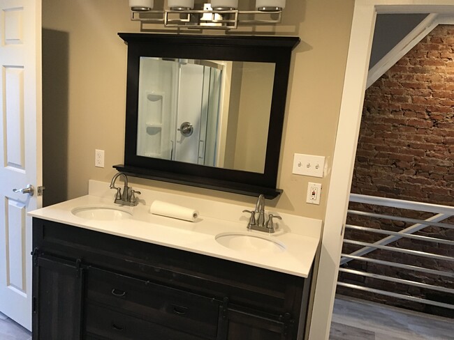 BATHROOM VANITY - 1021 Lititz Ave