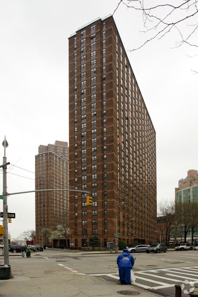 Holmes Towers Rentals New York, NY