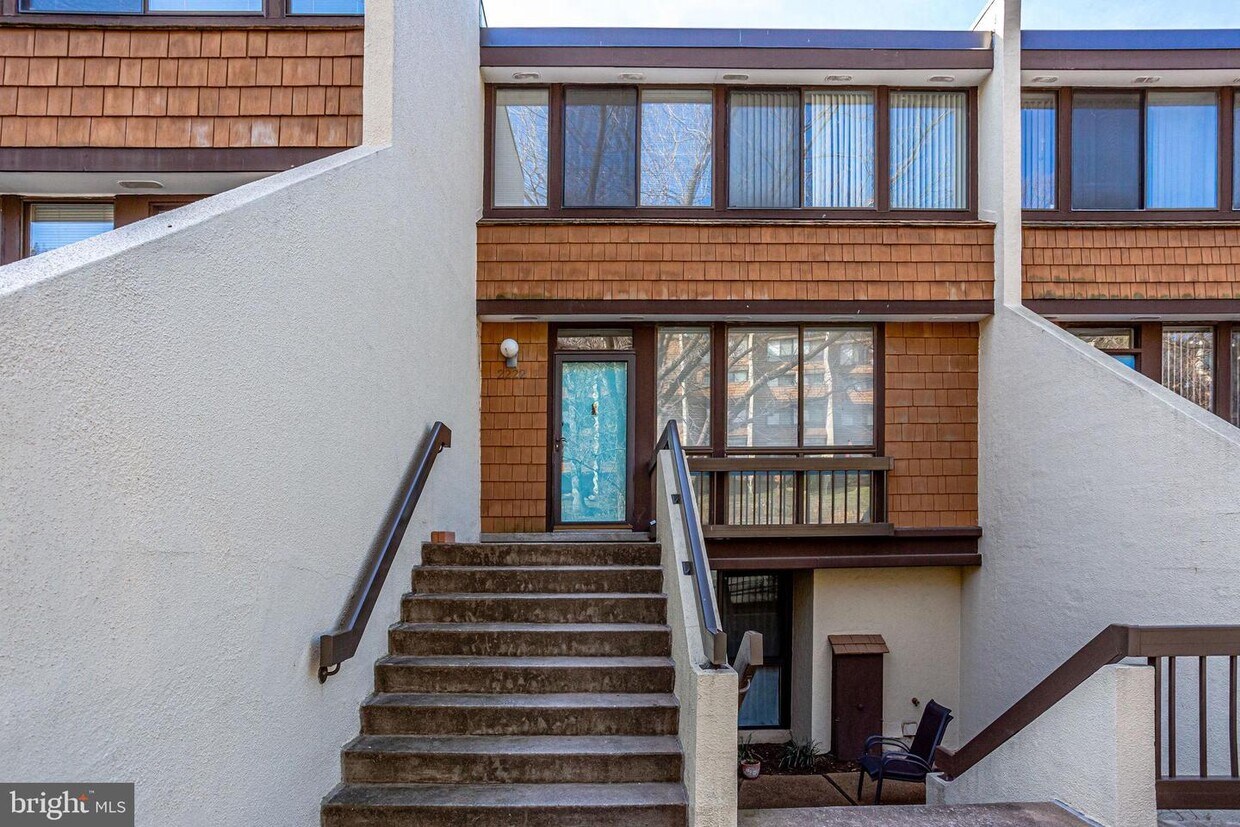 2222 S Randolph St, Arlington, VA 22204 Townhome Rentals in Arlington