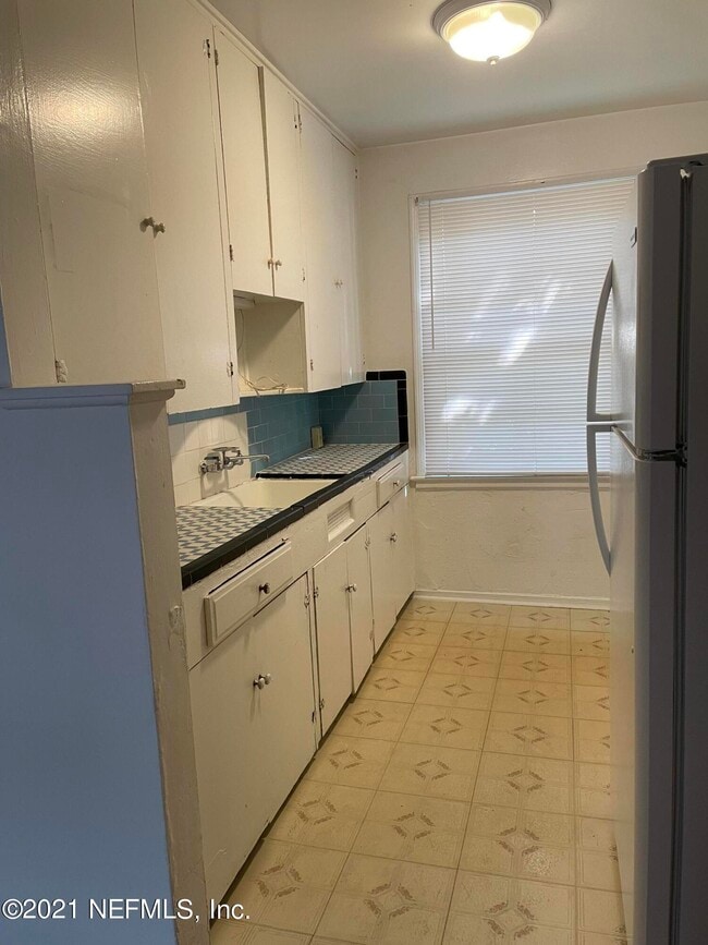 Building Photo - 1529 McDuff Ave S