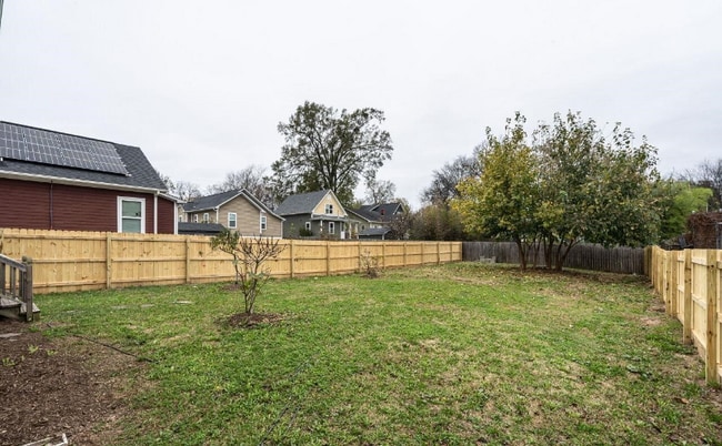 Building Photo - 707 E Martin St