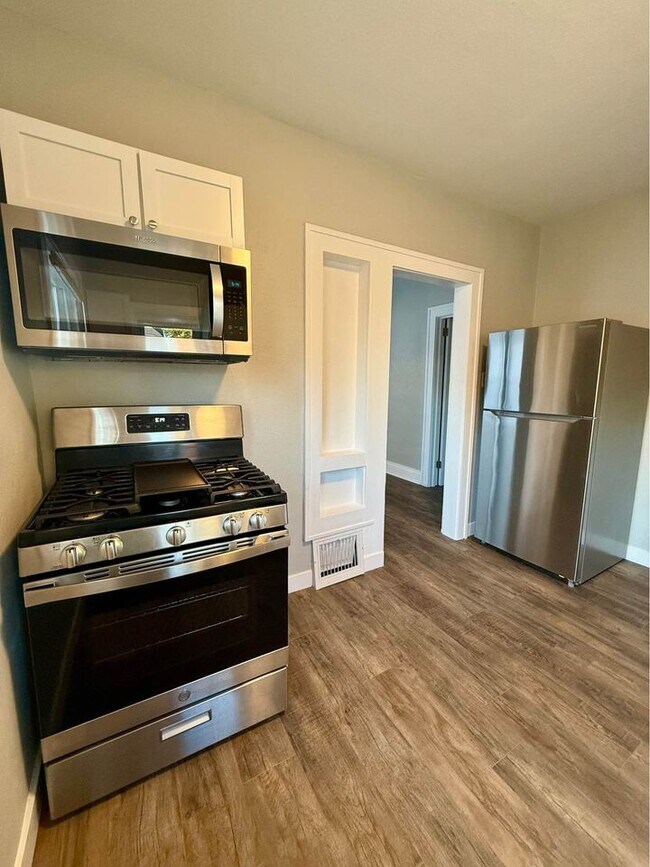 Foto del edificio - 1807 C Ave NE