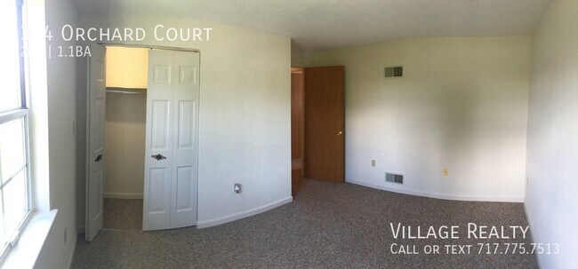 Building Photo - Roomy 2-bed townhome with garage in Dallas...