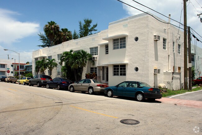 Building Photo - 631 13th St