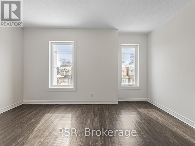 Building Photo - 2040 Dundas St W