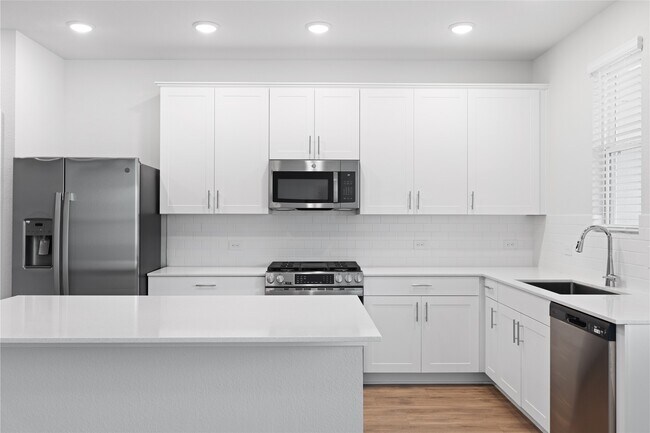 Building Photo - 8126 Brocken St