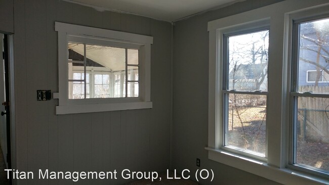 Foto del edificio - 3 br, 1 bath House - 1052 N John Street