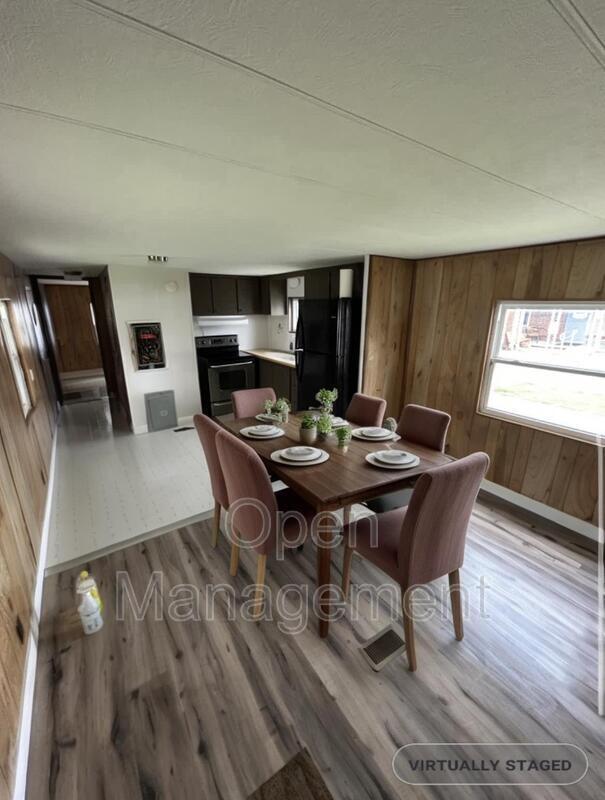Foto principal - 2700 Brookpark Rd