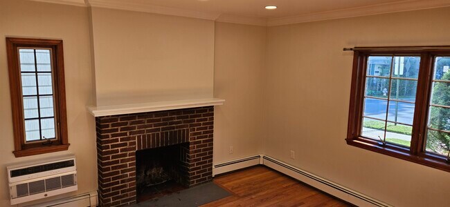 Sala de estar con sombreros altos - 64 Parkway Rd
