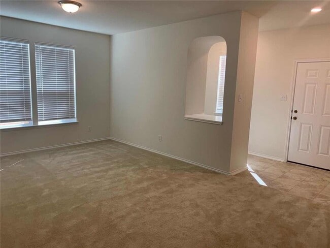 Foto del edificio - 1313 Arbor Acres Loop