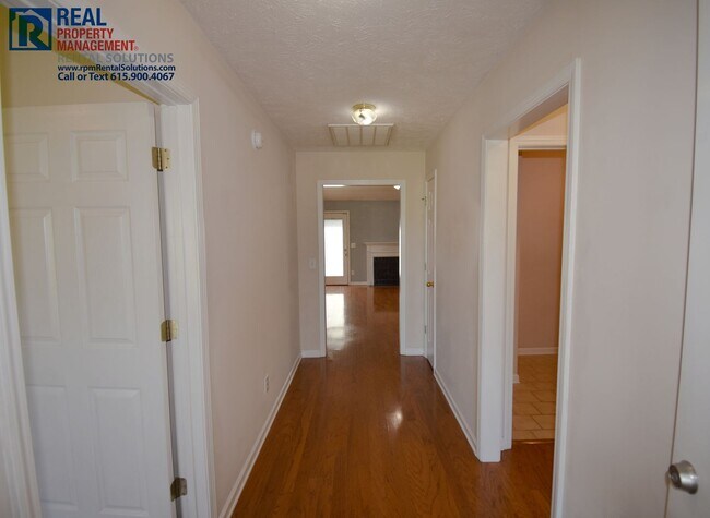 Building Photo - All Brick 3bd 2ba home with attached garage on a corner lot!