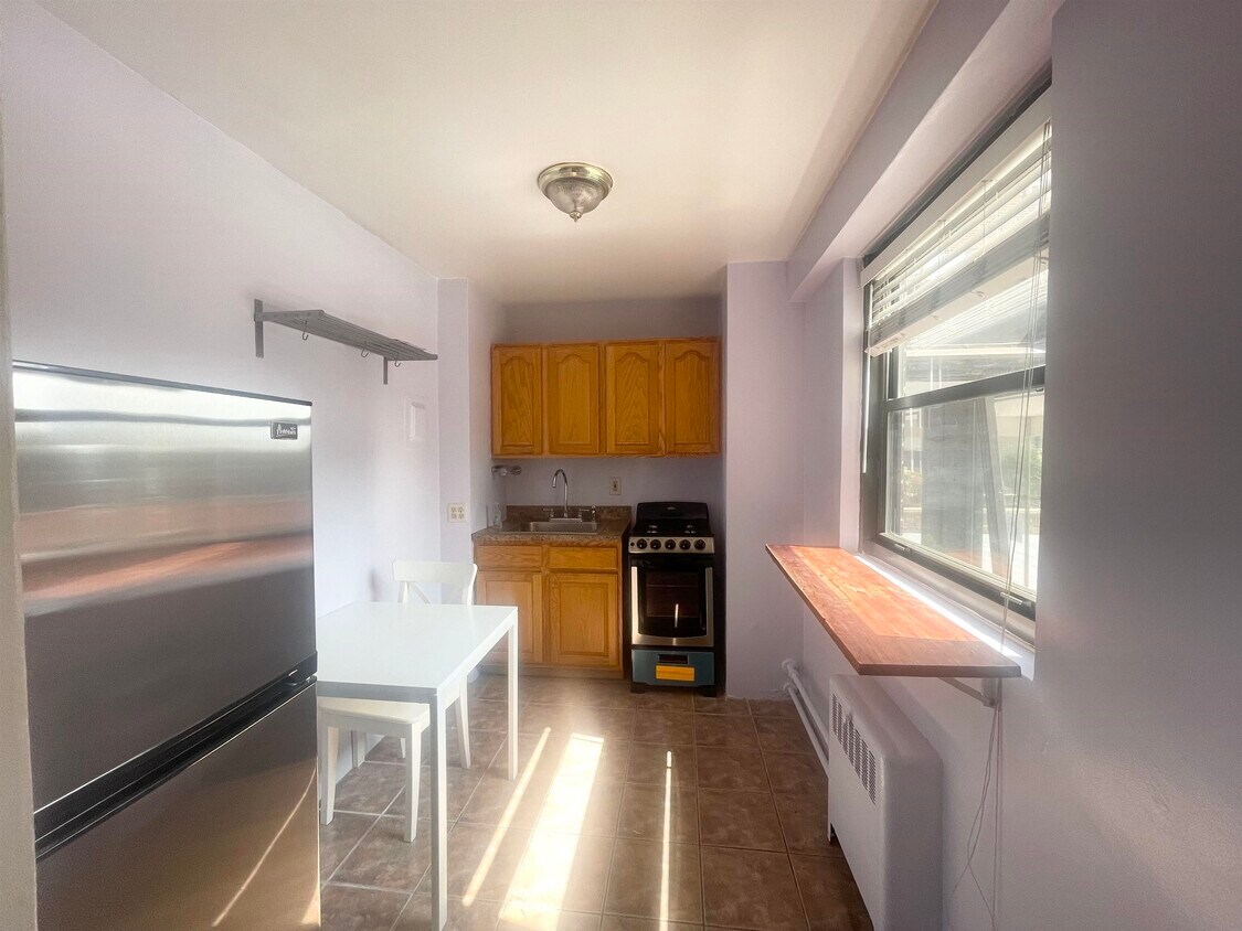 6515 Boulevard E Unit GJ, West New York, NJ 07093 Room for Rent in