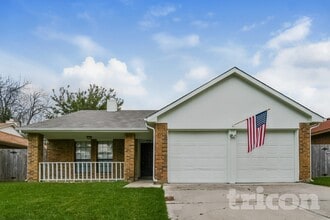 Building Photo - 5412 Boxelder Dr