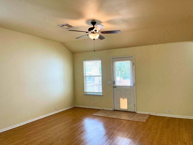 Foto del edificio - Move-In Special. ½ off the first full month's rent with a 12-month lease.