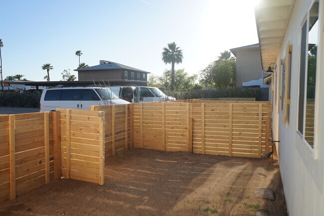 Foto del edificio - 2 bedroom townhome newly renovated ready f...