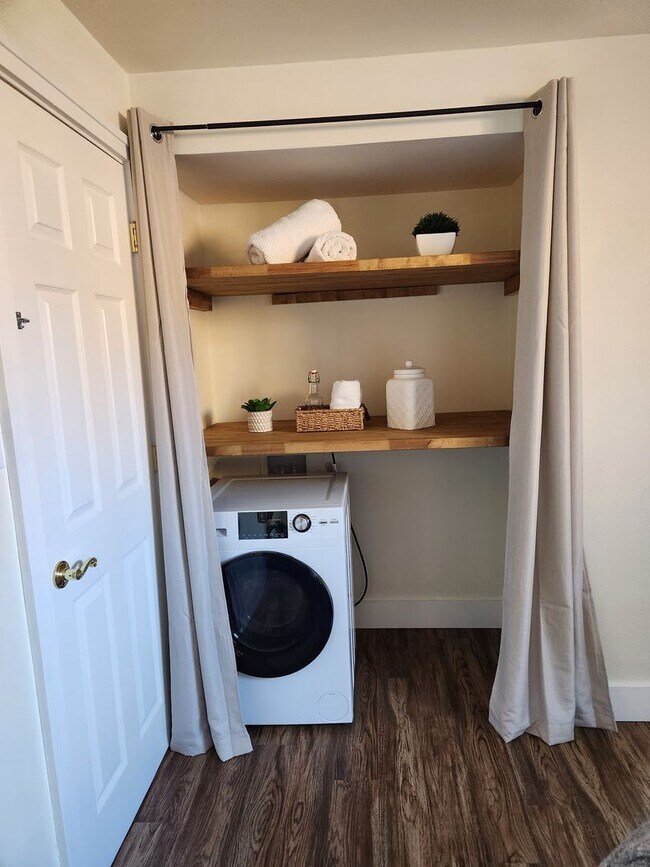 Foto del edificio - Old Town Duplex!