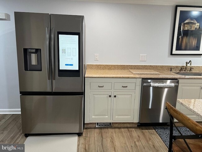 Building Photo - 216 Stern Cove