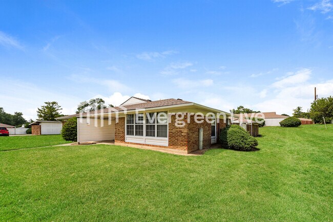 Foto del edificio - 5919 Troy Villa Blvd