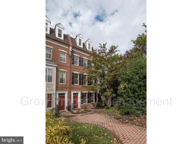 Building Photo - 105 Admirals Way