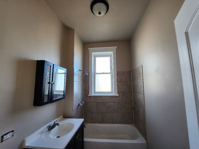 Building Photo - 3514 W Grenshaw St