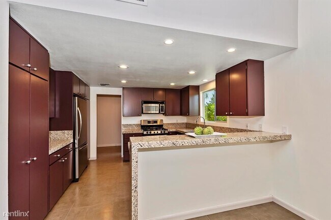 Building Photo - 2 br, 1.5 bath Condo - 555 W Baristo Rd # ...