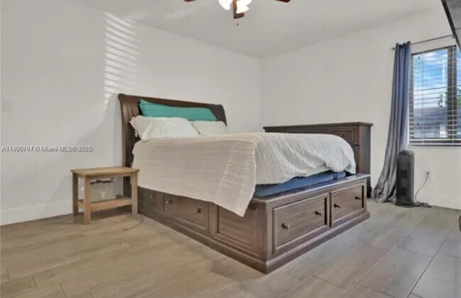 Foto del edificio - 4800 SW 136th Pl