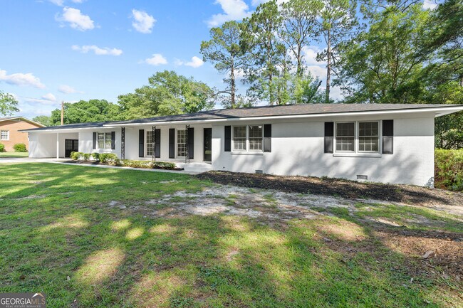 Foto del edificio - 223 Brookwood Dr