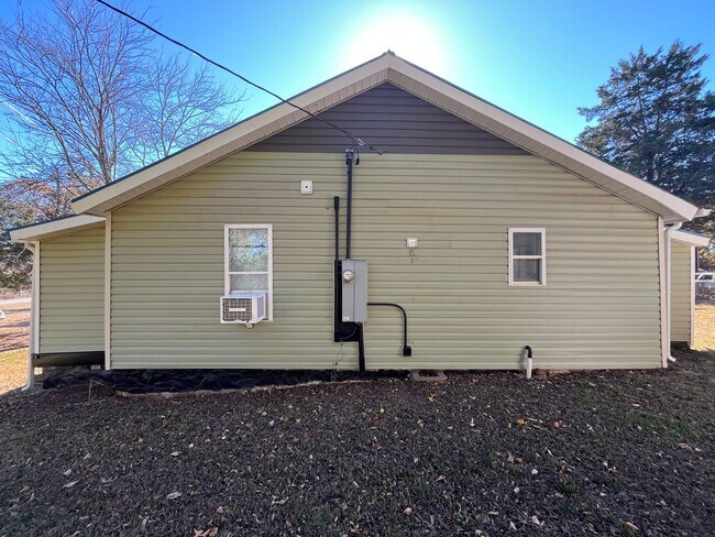 Foto del edificio - Cozy 2-Bedroom, 1-Bathroom Home